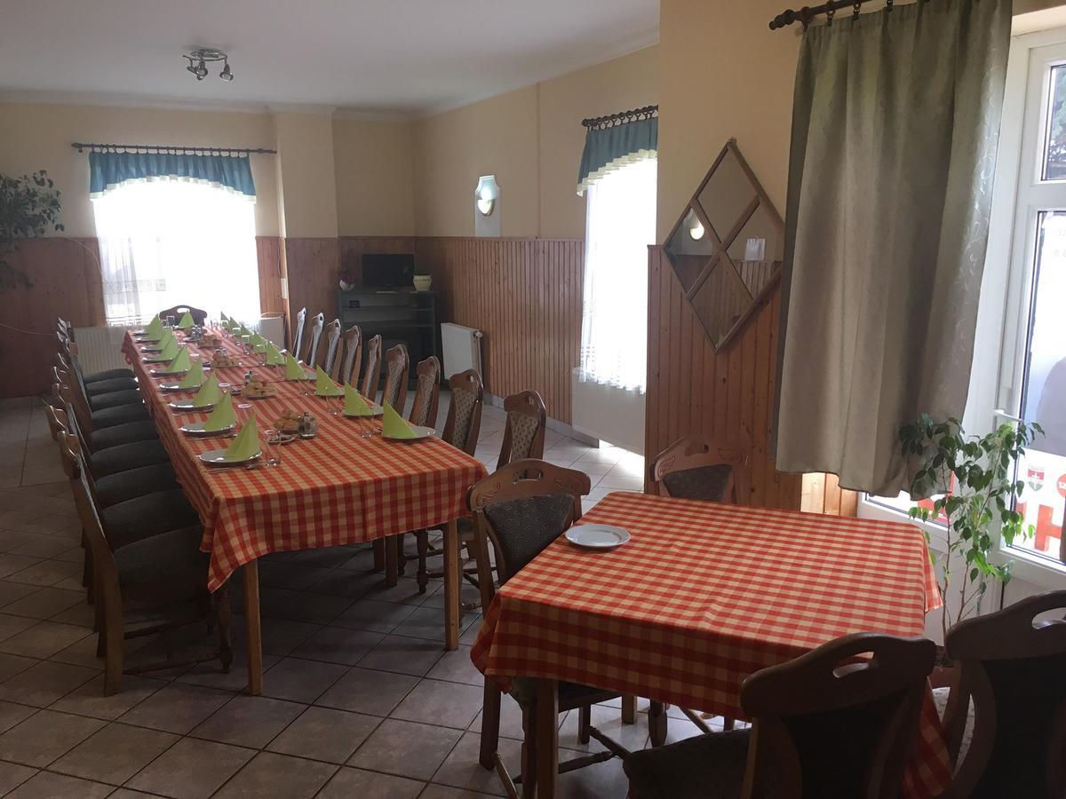 Kek Laguna Panzio Dombrád Zewnętrze zdjęcie